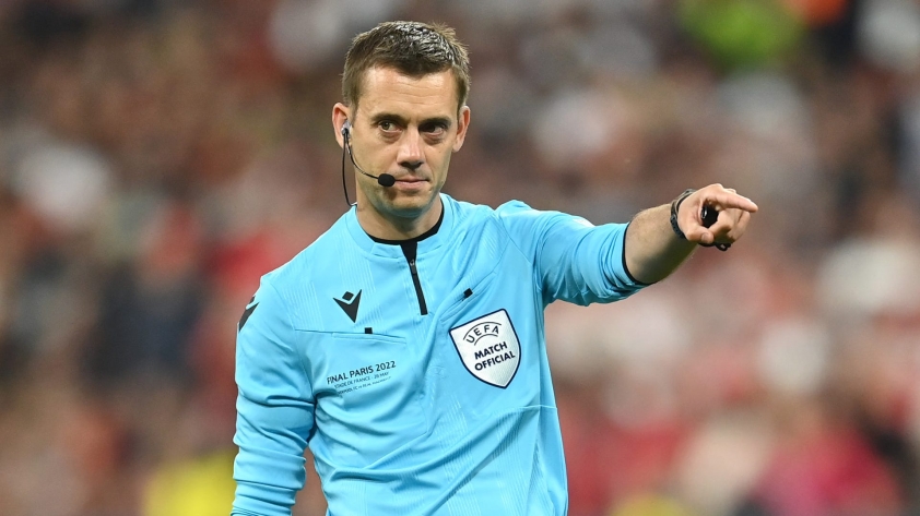 Lộ diện trọng tài bắt chính trận Man Utd vs Barca: Nguy cho Quỷ Đỏ 251208