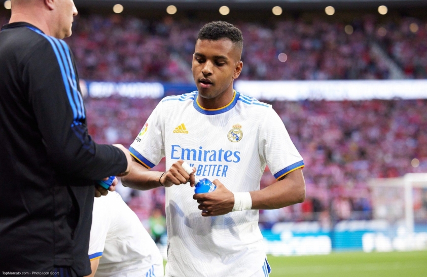 Real Madrid mất thêm 2 trụ cột sau chiến thắng trước Liverpool 251799
