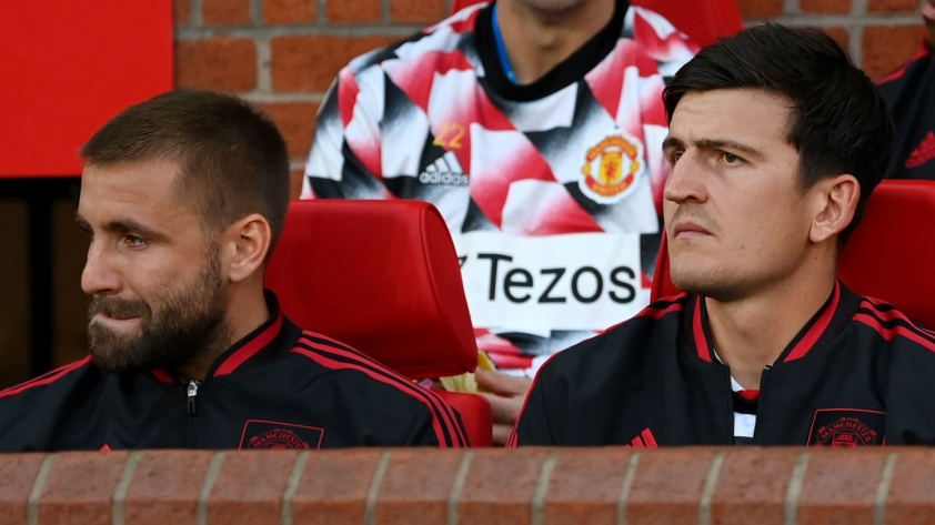 Ten Hag 'nhắc khéo' Maguire điều kiện để trụ lại Man Utd 254406