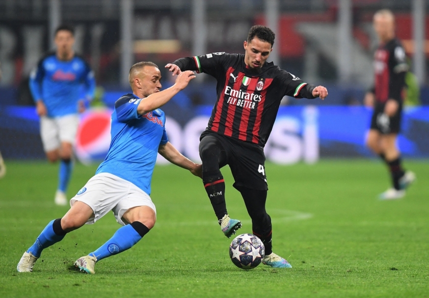 CĐV Napoli làm loạn, quyết phá AC Milan tại lượt về Champions League 270292