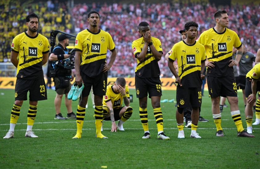 Dortmund lỡ cơ hội vô địch Bundesliga: Thêm 1 niềm đau tại Signal Iduna Park 285345