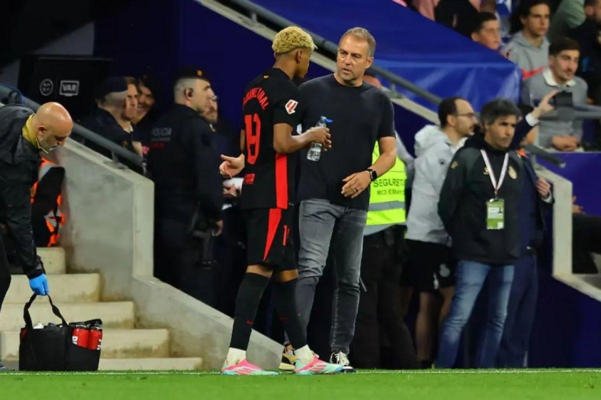 Hansi Flick đã giúp Barca giành cú ăn ba quốc nội mùa này.