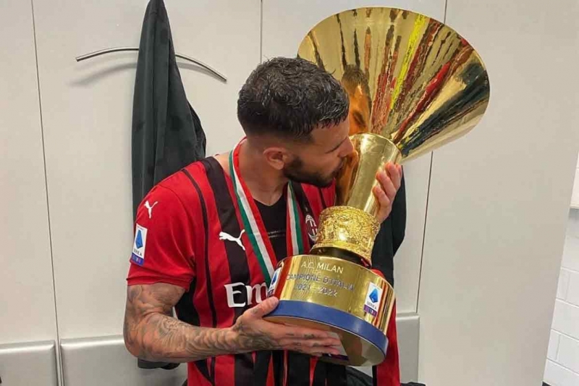 Theo Hernandez là trụ cột trong hành trình giành Scudetto 2021/22 của AC Milan.