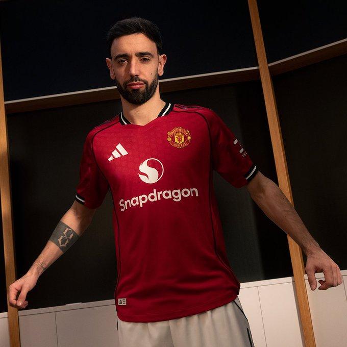 Áo đấu mới của Quỷ đỏ mang tới cảm giác khỏe khoắn (Ảnh: MUFC)