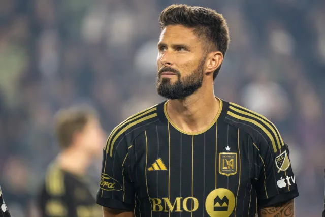 Giroud đặt quyết tâm lớn vào giải đấu năm nay (Ảnh: New York Times)