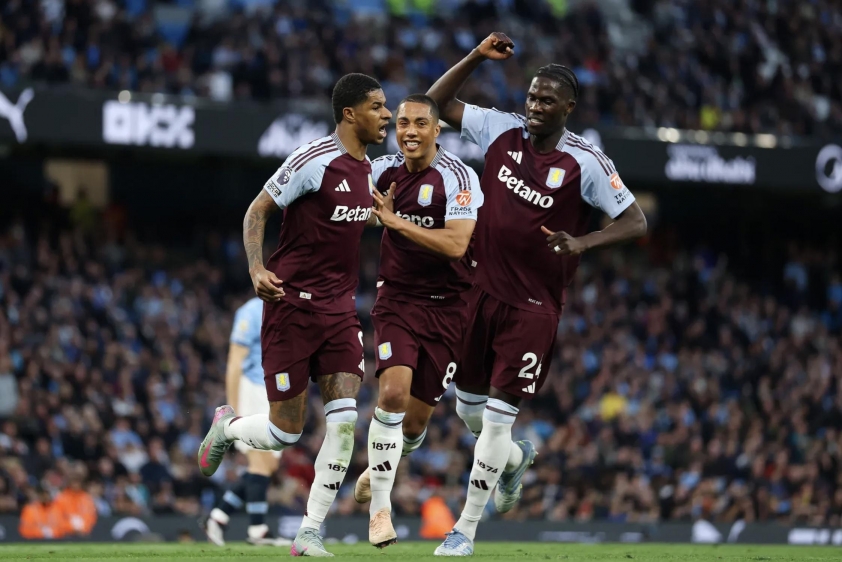 Rashford giúp cung cấp nhiều sự lựa chọn trên hàng công Barca hơn (Ảnh: barcablaugranes)