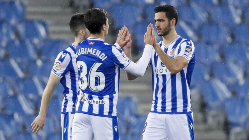 Zubimendi chơi cùng Mikel Merino tại Real Sociedad.