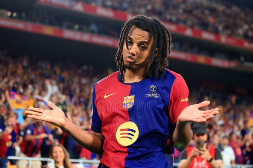 Jules Kounde sẽ ở lại Camp Nou đến tháng 6/2030 (Ảnh: Barca Universal).