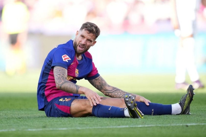 Chia tay Inigo Martinez giúp Barca giải phóng khoảng 8,4 triệu euro quỹ lương (Ảnh: Barca Universal).