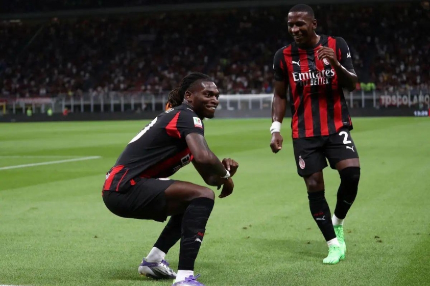 Rafael Leao mở tỉ số cho AC Milan (Ảnh: Football Italia).