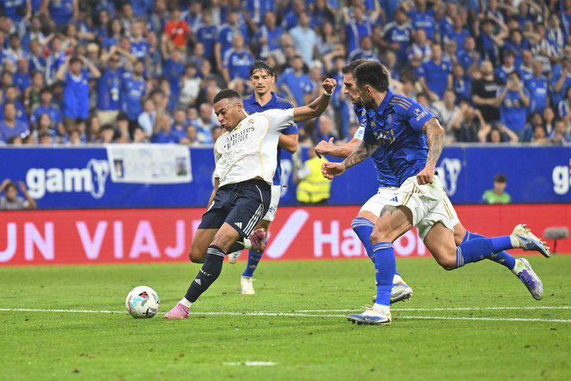 Mbappe sở hữu kỹ năng dứt điểm đa dạng - Ảnh: @Pasarliganews16