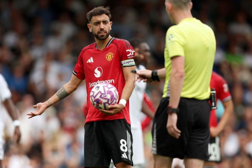 Bruno Fernandes chỉ trích trọng tài sau quả phạt đền hỏng ăn (Ảnh: ESPN).