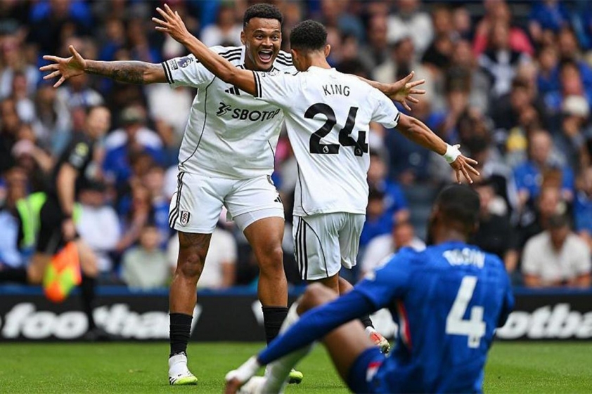 Joshua King đã ăn mừng, nhưng bàn thắng của Fulham không được công nhận (Ảnh: BBC).
