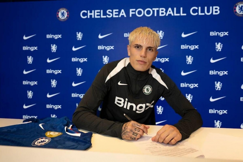 Garnacho đã ký hợp đồng với Chelsea đến năm 2032 (Ảnh: Trang chủ CLB).