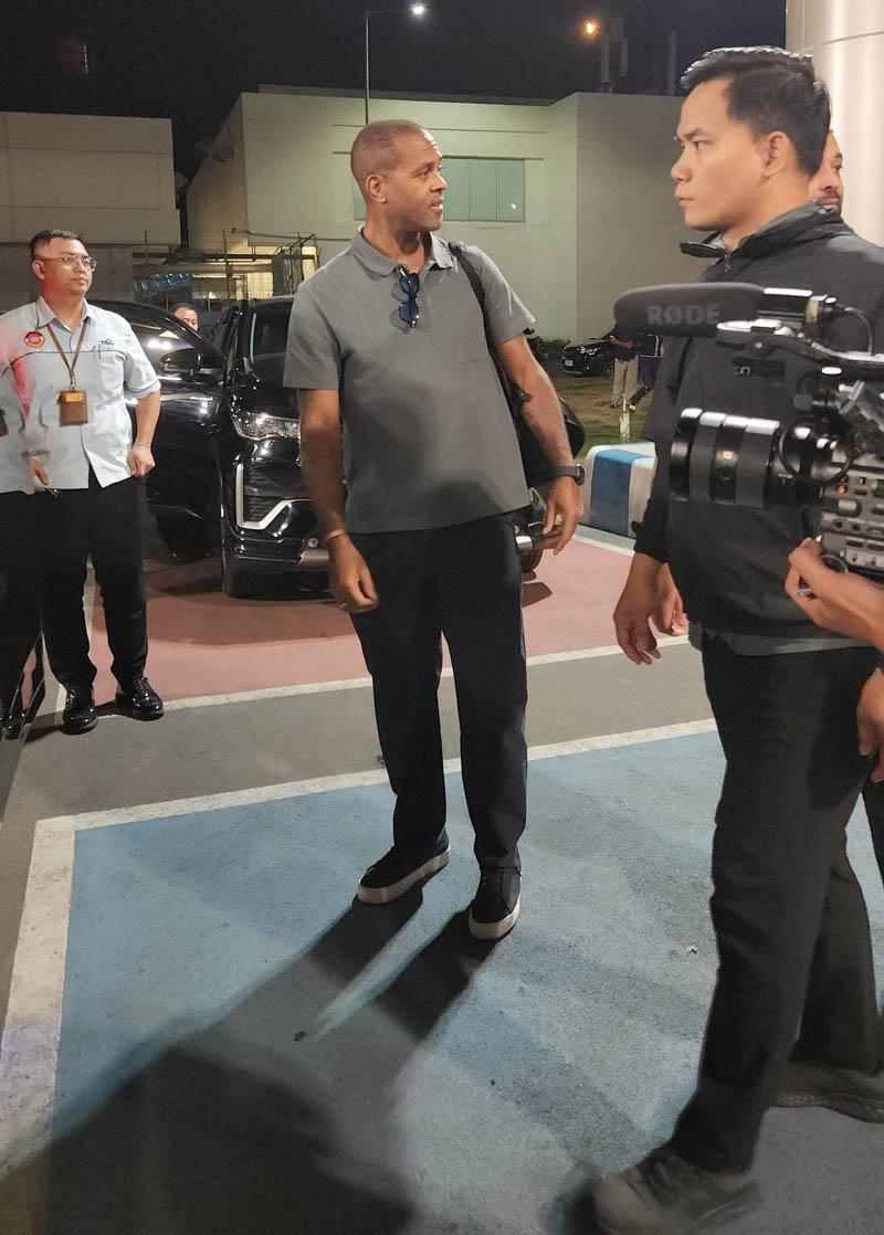Áp lực đang đè nặng lên Kluivert - Ảnh: @Olahbolacom