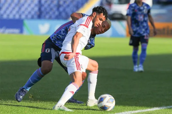 U23 UAE (áo trắng) được dự đoán sẽ có chiến thắng đậm trong ngày ra quân.