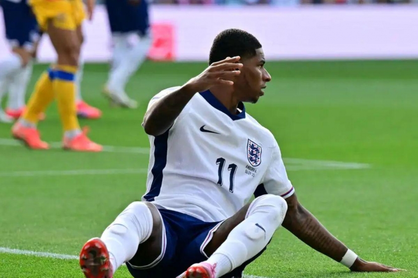 Rashford không sút trúng khung thành lần nào và bị thay ra phút 68 (Ảnh: GOAL).