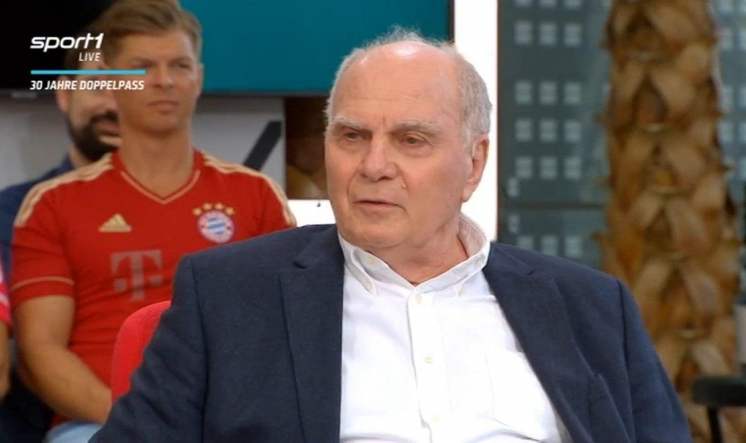 Vị chủ tịch danh dự của Bayern thẳng thắn chê bai Barca. (Ảnh: Sport1)