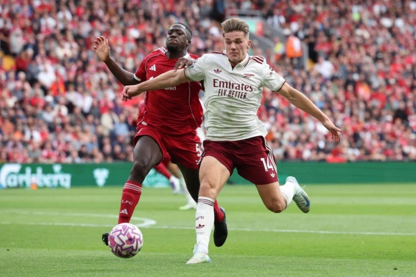 Người hâm mộ Arsenal muốn thấy Merino đá cặp với Viktor Gyokeres trong sơ đồ 4-4-2 (Ảnh: The Sun).