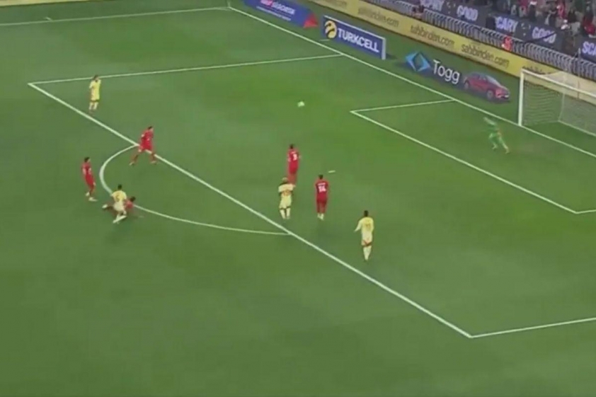 Merino hoàn tất cú hat-trick với cú sút xa từ ngoài vòng cấm (Ảnh: The Sun).