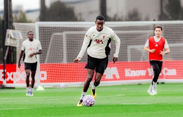 Isak rất háo hức với trận đấu ra mắt Lữ đoàn đỏ. (Ảnh: Liverpool)