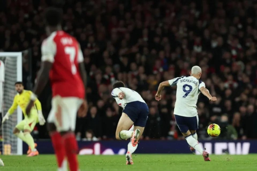 Nếu không nhờ Richarlison, Tottenham hoàn toàn không có cơ hội chọc thủng lưới Arsenal (Ảnh: The Sun).