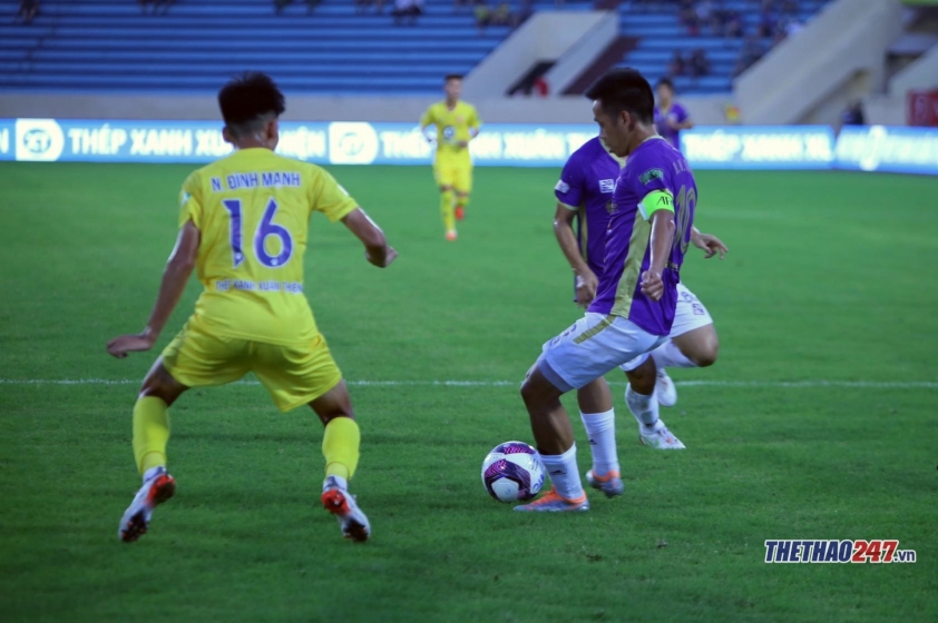Hà Nội FC là đội nhập cuộc tốt hơn trong hiệp 1