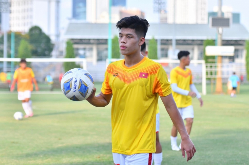 NÓNG: U19 Việt Nam bất ngờ loại 2 sao trẻ HAGL, triệu tập gấp 3 tân binh 163329