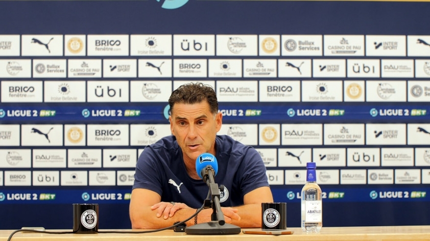 HLV Tholot vẫn khen ngợi học trò dù Pau FC tụt xuống đáy BXH Ligue 2 180341