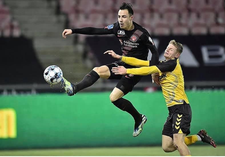 Sao Malaysia từng đá Champions League bị CLB châu Âu thanh lý sớm 185083