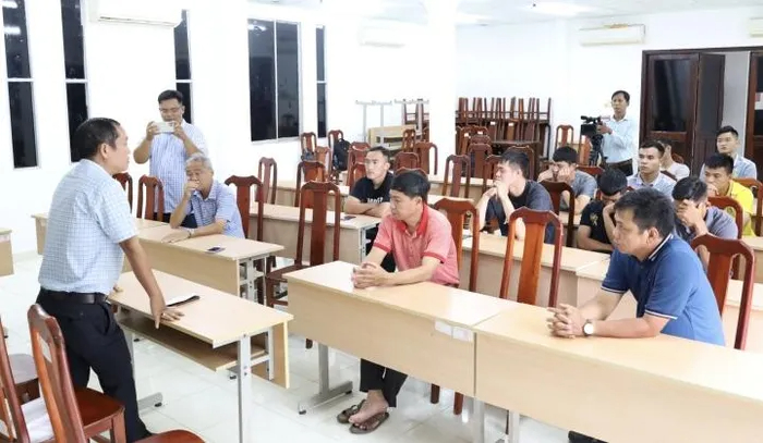 Chủ tịch Đắc Văn vừa xin từ chức, CLB Cần Thơ bất ngờ được cứu? 190878