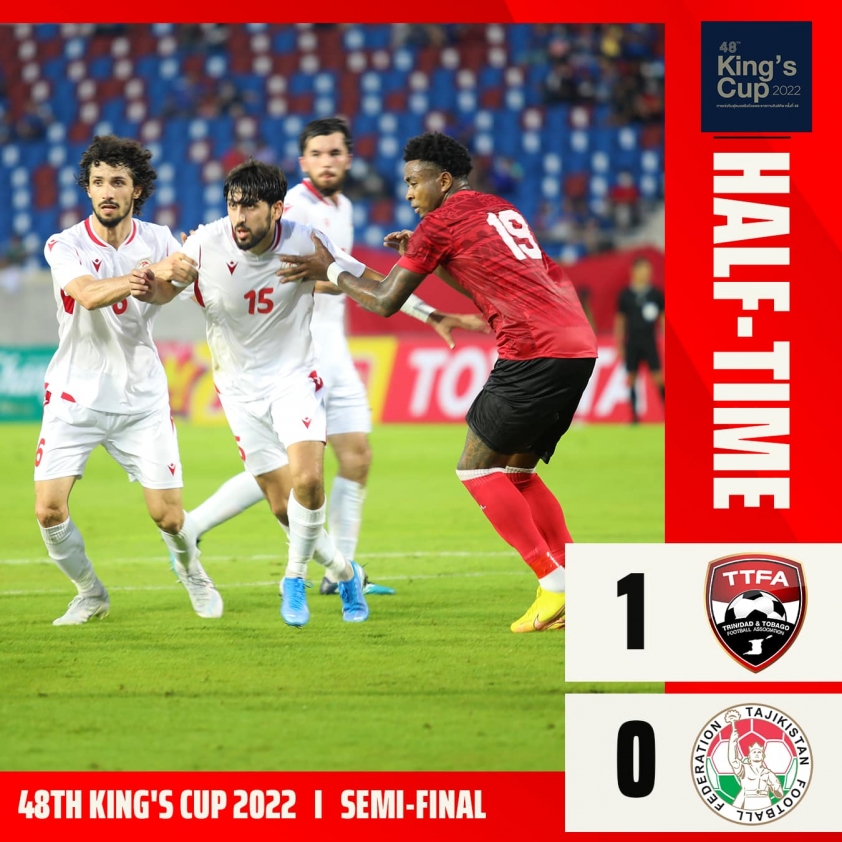 Kết thúc hiệp 1, Trinidad & Tobago tạm thời vươn lên dẫn trước 1-0