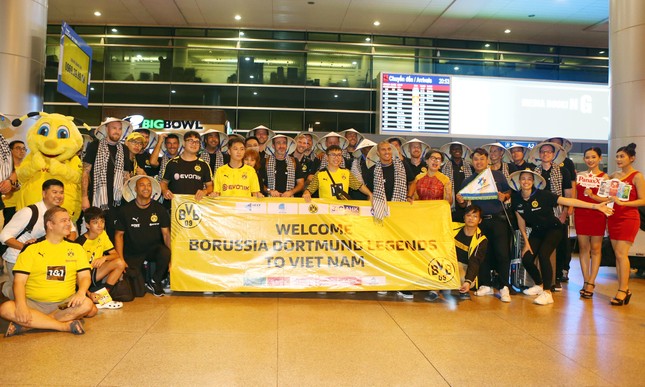 Nhà vô địch World Cup cùng huyền thoại Dortmund ‘gây sốt’ tại Việt Nam 193672