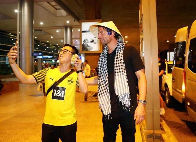 Nhà vô địch World Cup cùng huyền thoại Dortmund ‘gây sốt’ tại Việt Nam 193676