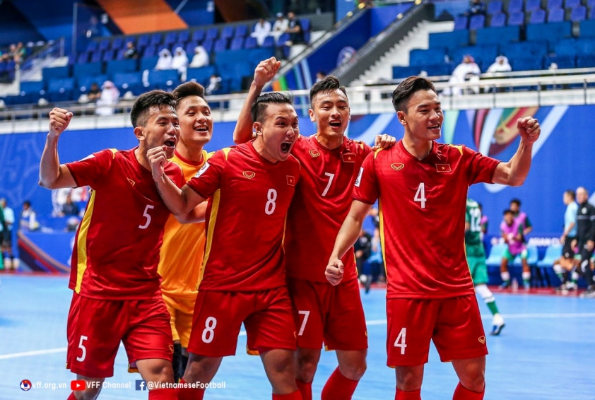 CĐV khắp châu Á ngỡ ngàng về thành tích của ĐT futsal Việt Nam -195501