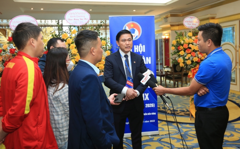 Ông Trần Anh Tú: 'Tìm HLV mới cho đội tuyển Việt Nam không dễ dàng' 214526