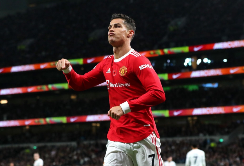 Man United đau đầu chuyện