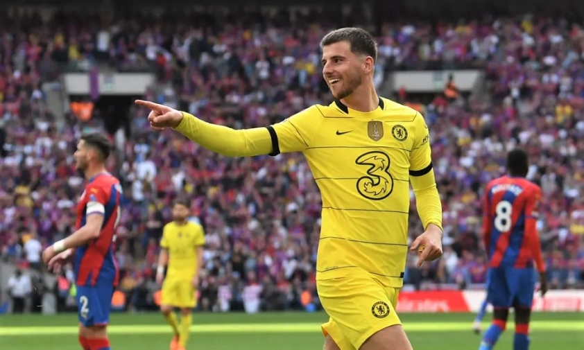 Mason ghi bàn nâng tỷ số lên 2-0 cho Chelsea, chấm dứt mọi hy vọng của thầy trò Vieira.