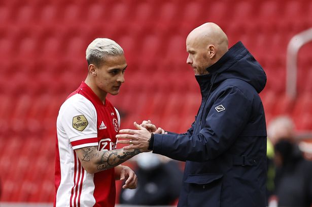Chuyển nhượng chiều 19/4: Ten Hag “âm mưu” lôi kéo sao Ajax về MU, PSG rao bán hàng loạt “đồng hương của Messi” ? 128727