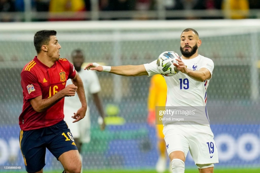 Ngôi sao của Man City thừa nhận “sợ” đối đầu với Benzema 130761
