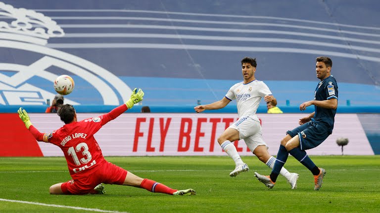 Asensio nâng tỷ số lên 3-0 cho đội chủ nhà