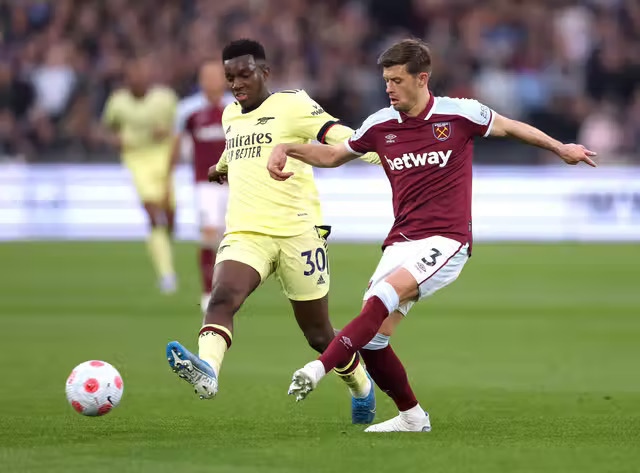 Trận đấu West Ham tiếp đón Arsenal chứng kiến một thế trận cân bằng