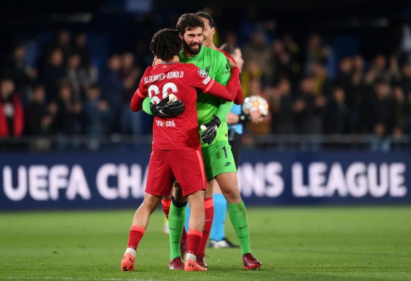Liverpool giành chiến thắng sau cả hai lượt trận với tổng tỷ số 5-2