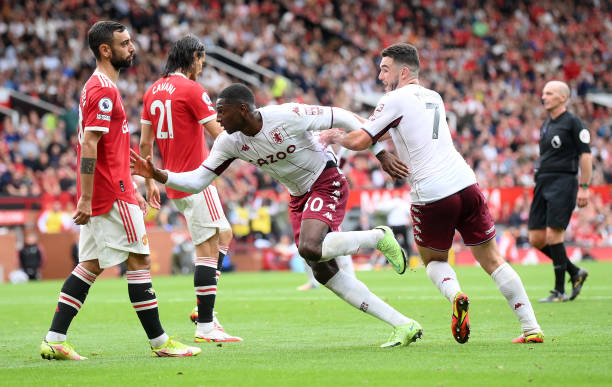 Aston Villa chính là đội bóng đầu tiên đánh bại được Manchester United tại Ngoại hạng Anh mùa trước.