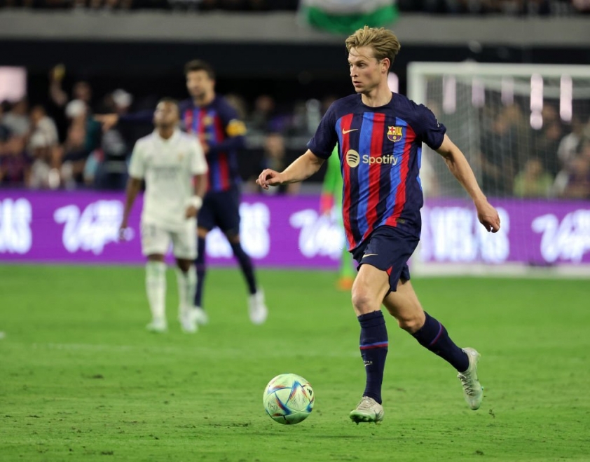 De Jong thà khoác áo 'kẻ thù' của Barca chứ quyết không gia nhập MU 162569