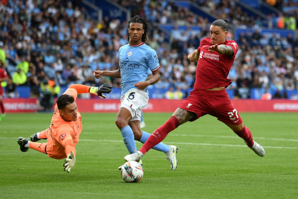 Nunez đã có những cơ hội đối mặt với thủ thành Ederson nhưng chưa thể tận dụng để ghi bàn