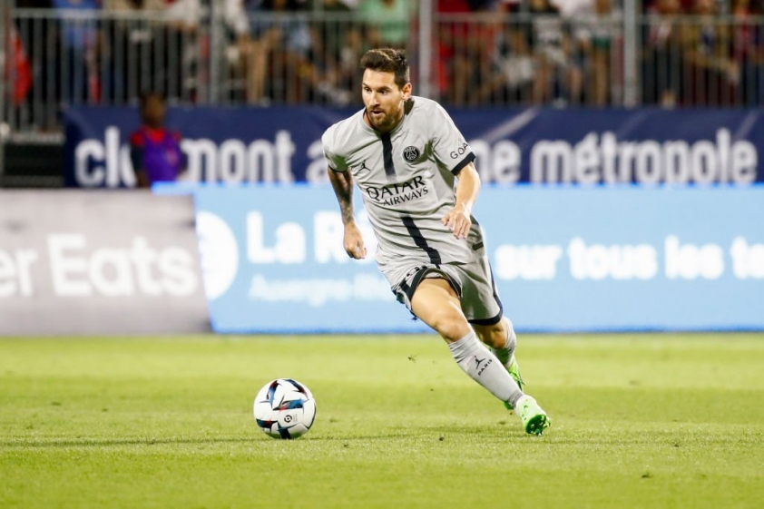 Không chỉ đá bóng hay, Messi còn có hành động khiến triệu fan 'đổ gục' 170761