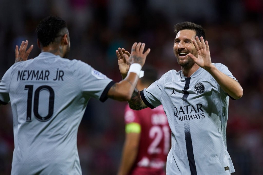 Không chỉ đá bóng hay, Messi còn có hành động khiến triệu fan 'đổ gục' 170763