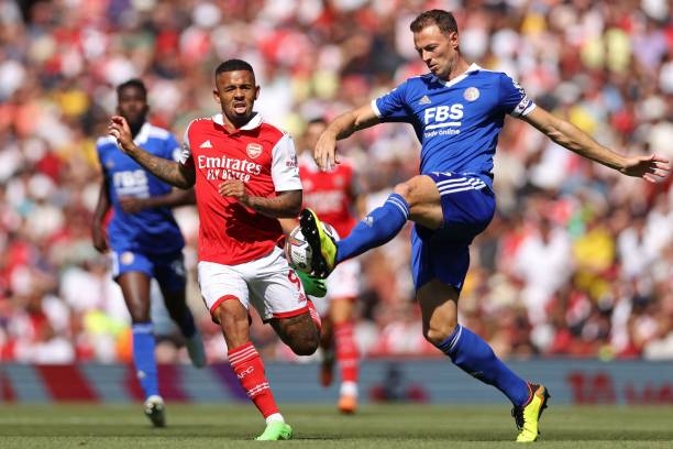 Leicester mới là đội chơi chủ động hơn trong những phút đầu