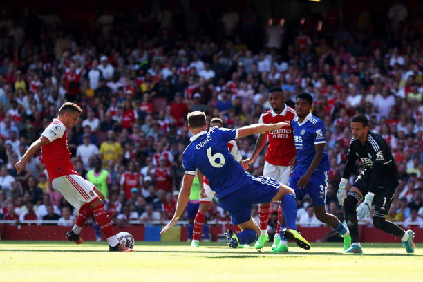 Xhaka lấy lại cách biệt 2 bàn cho Arsenal